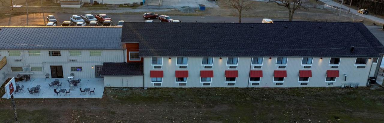 Hilltop Inn & Suites Grove ภายนอก รูปภาพ