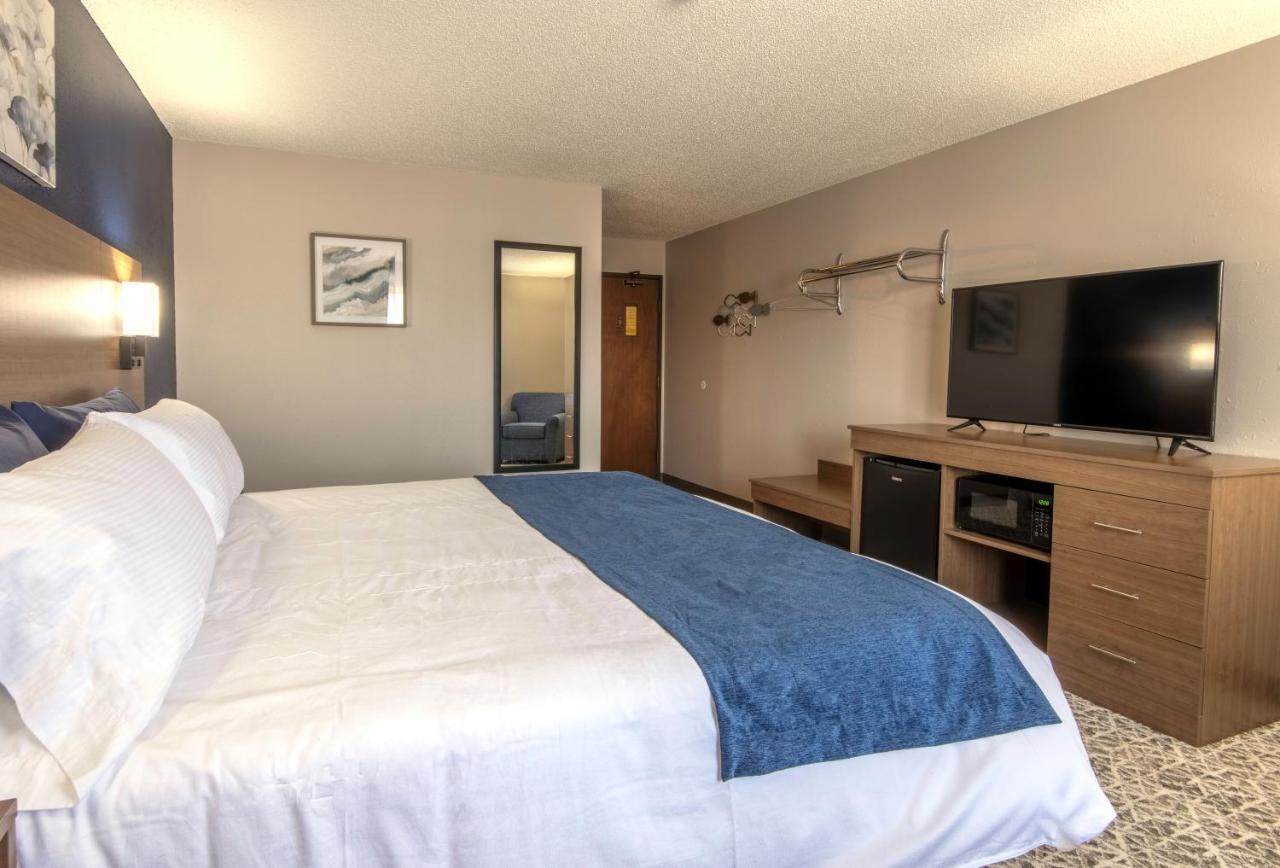 Hilltop Inn & Suites Grove ภายนอก รูปภาพ