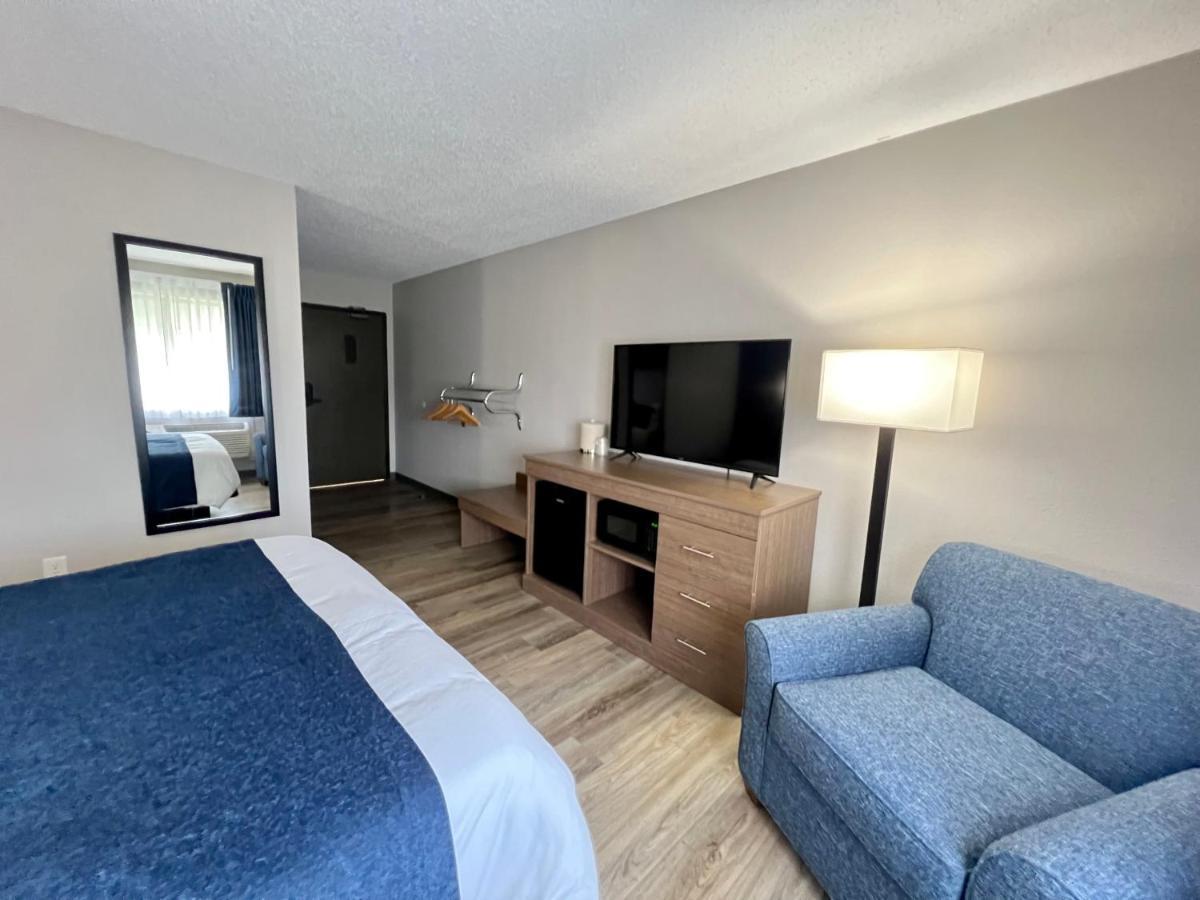 Hilltop Inn & Suites Grove ภายนอก รูปภาพ